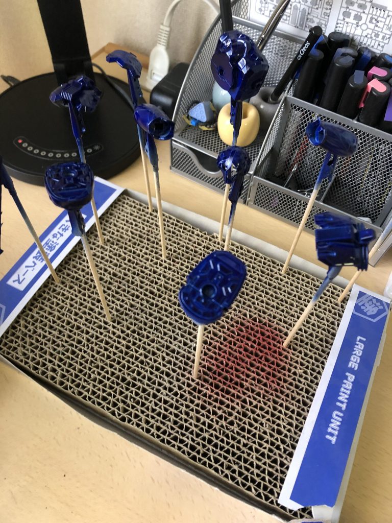 迷彩塗装はマスキング貼るのが1番たいへんかも