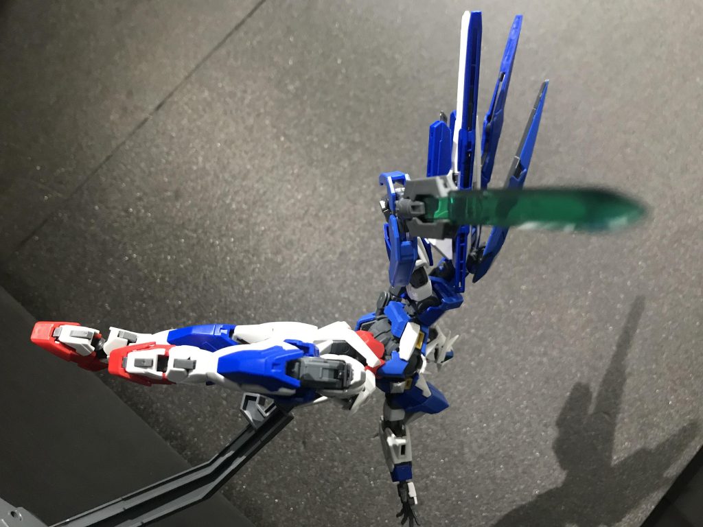 シールドバインダーはこのように展開も可能となっています!!どの写真をサムネにするのか考えます……