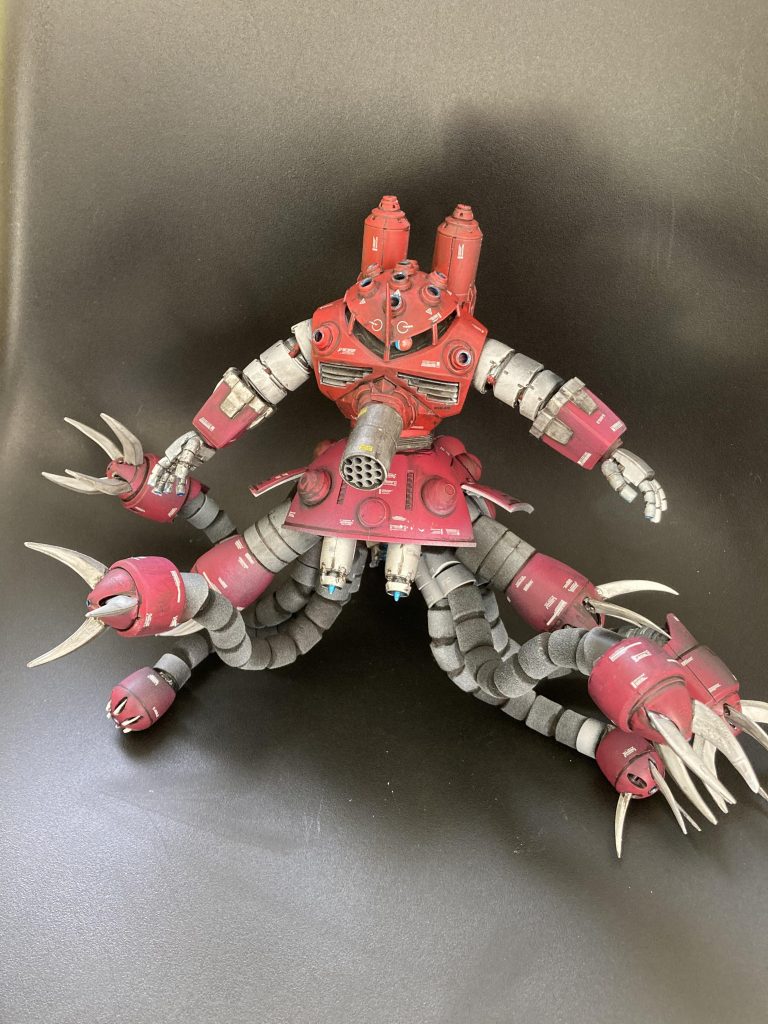 8本の脚は過去余剰パーツの集め合わせ、過去作から追い剥ぎや一時レンタルをしていますwお気付きのみなさま、そうです、タコ足は100均のスマホやデジカメをくにゃくにゃとホールドするやつです♪