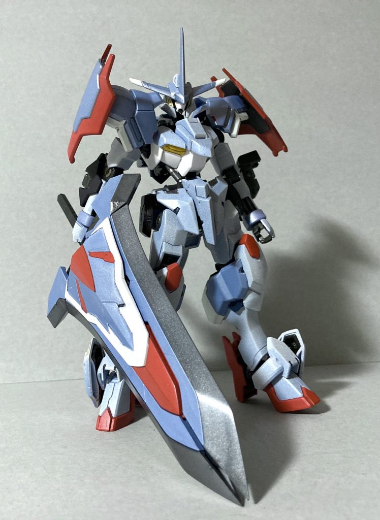 1枚目の長剣と比べて、なんて迫力の剣。。。とても満足です!