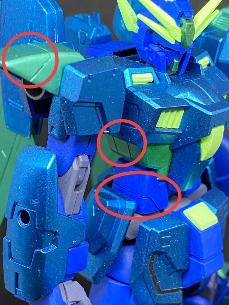 肩、腰部分に筋彫りで情報量を追加しました