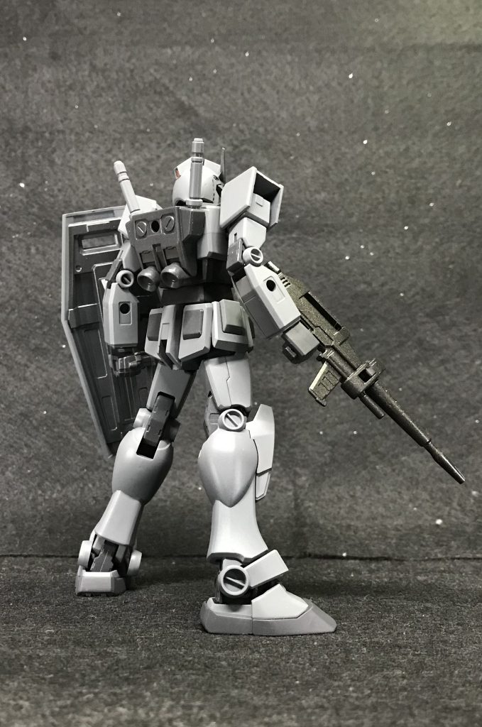 そして、次に手にしたHGUCのガンダムでした。上記2つのキットと比べると組みやすく遊びやすいキットで、見た目も随分カッコ良くなったと思ったものの、やはり自分のコレクションの中で明らかに浮いてる存在に思えてしまいあまり好きになれませんでした。。そこから30th、リバイブ、G40、ビヨンドグローバル、オリジン、F00と様々なガンダムが発表されましたね。しかし、この頃にはもう私の中で好みなMSの系統が確立してしまっていたため78に対してそこまで興味が持てずにいました。