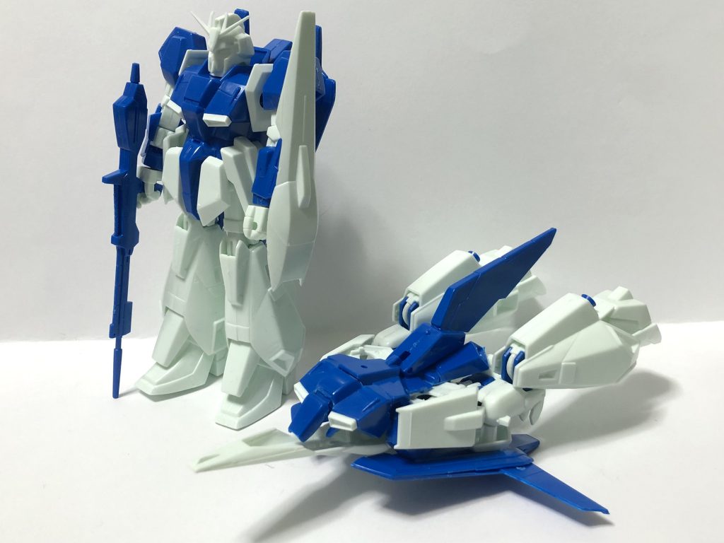 旧キットのゼータガンダムと並べるとこんな感じになります。