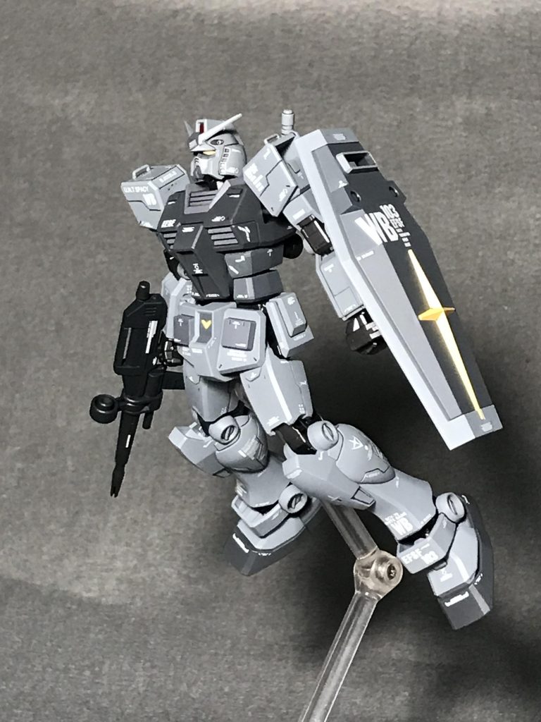 G3ガンダムは色々なカラーリングがあるけど、このモノトーンのパターンがRX-78-2と対称的になってて1番好きかな。兵器感が増してるって感じ。