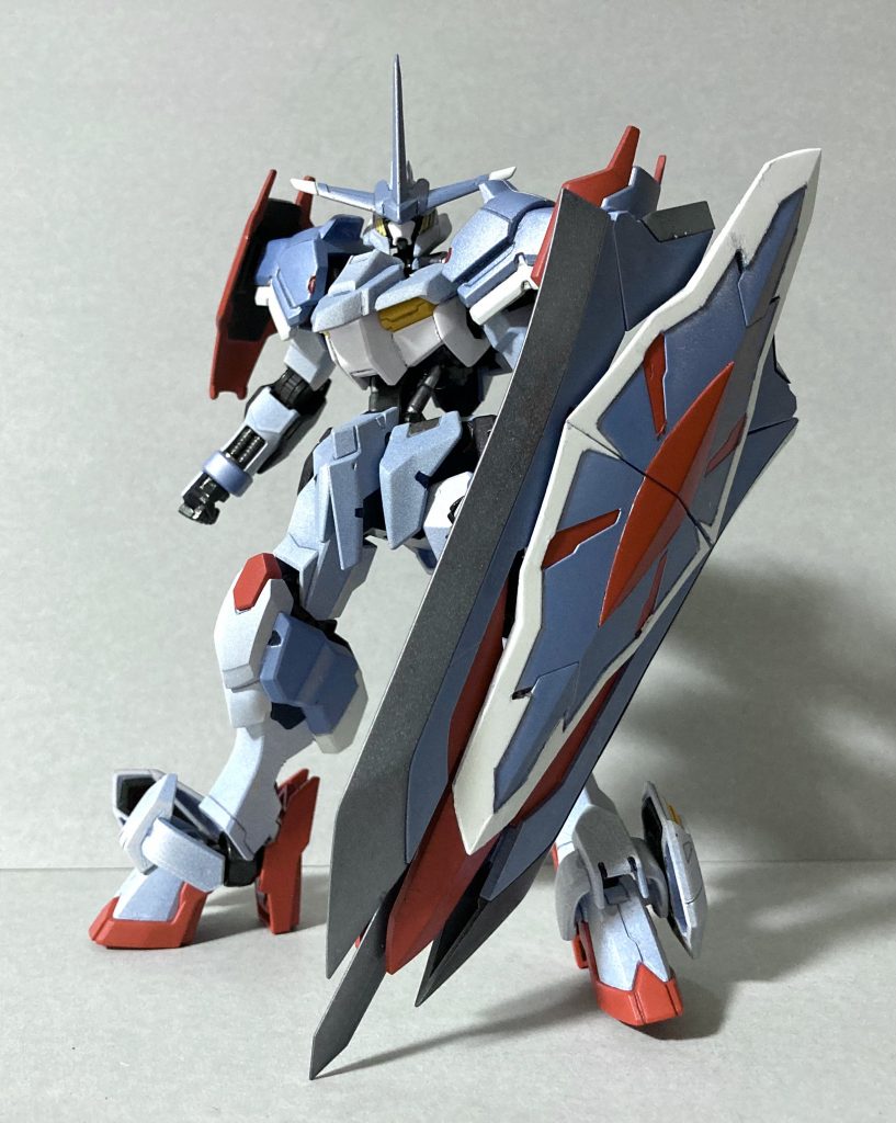 サイドブレードを追加してナイトマスターシールドに。デカいぞ、重いぞ!