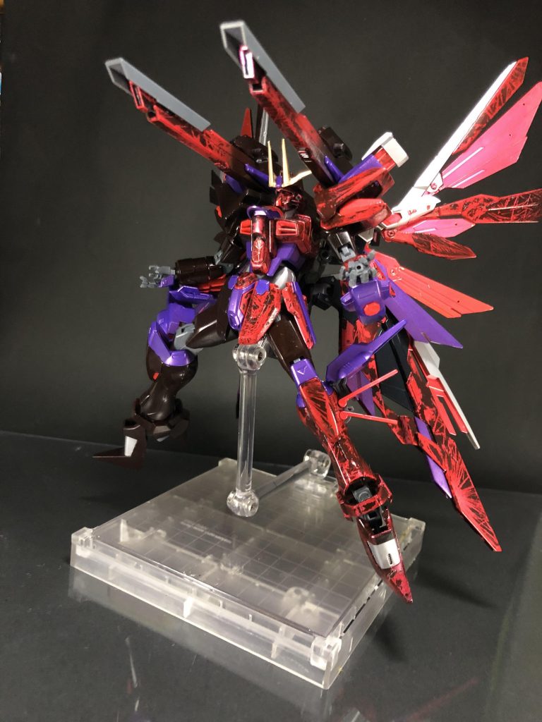 サテライトキャノン出すとこんな感じです。塗装も相まってめちゃくちゃ禍々しい雰囲気が出てて最高ですね……