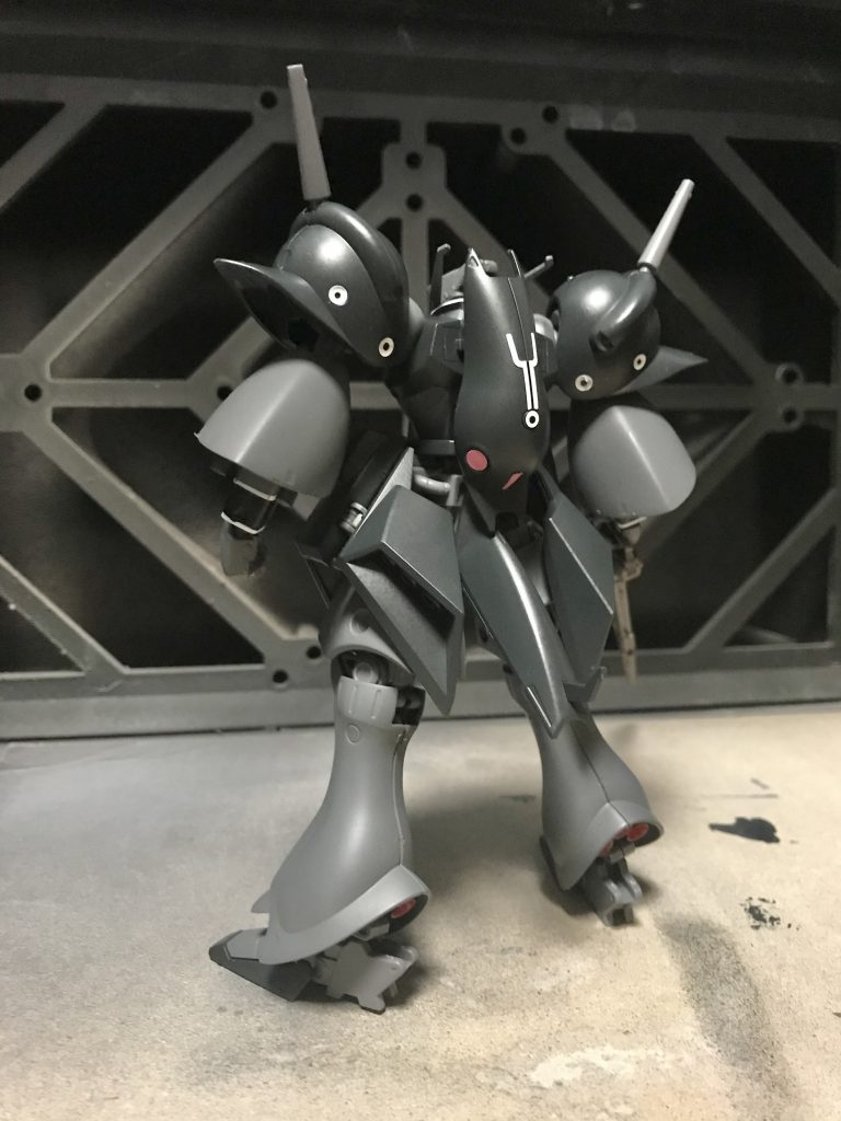 後ろ姿はこんな感じです。終わり。