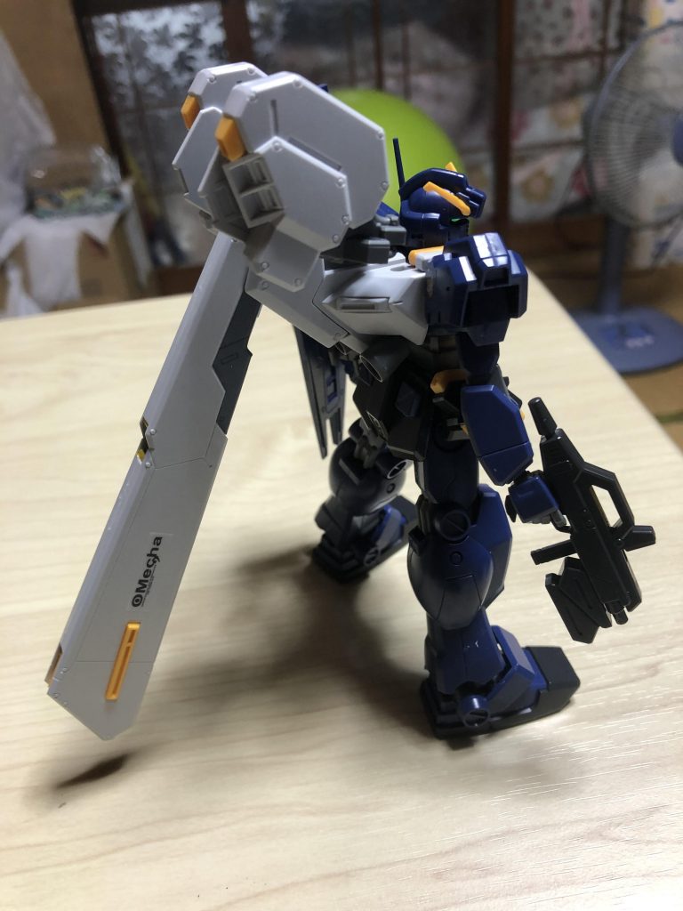 こっちがメインとも言える拡張装備のスラスター。造形が良いですね…