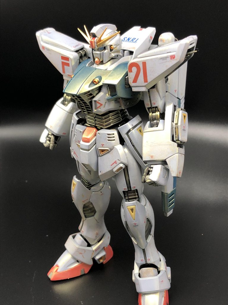 メカサフライトグレー→灰色9号→クリスタルCトパーズゴールド×4→光沢クリアエクストリームシーンゴールドの顔料のみちょい加え