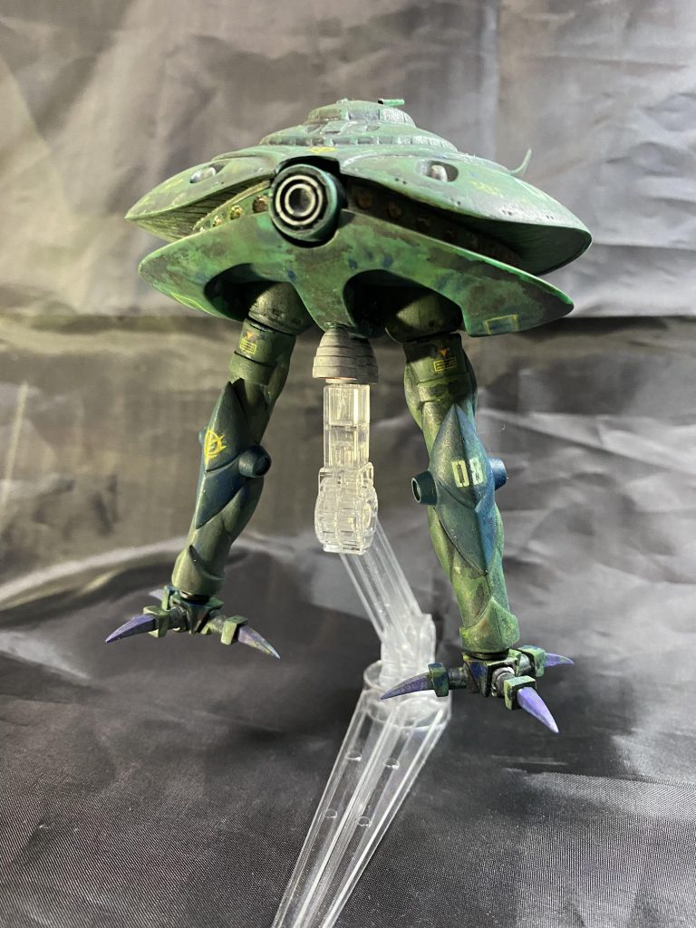 足下から!ちょっとだけ手を加えて太もも上にだけロール軸を追加しました。