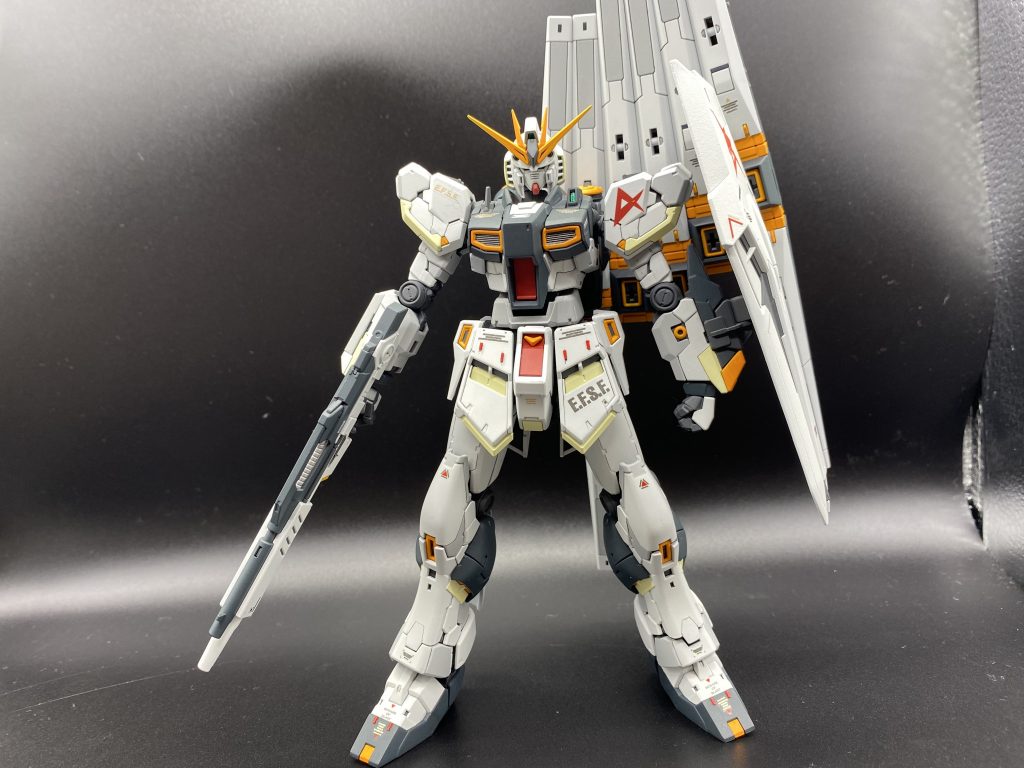 RX-93νガンダム　全塗装–2枚目/制作者：hanapura5