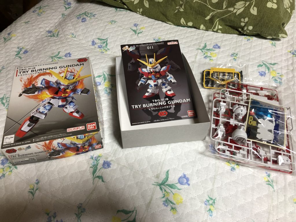 実はこれが初めてのEX-STANDARDでした。箱も軽いし、ランナーを取り出してみても「これで部品足りてるのかな…」っていうくらいのシンプルさで不安になりながら組み始めました。