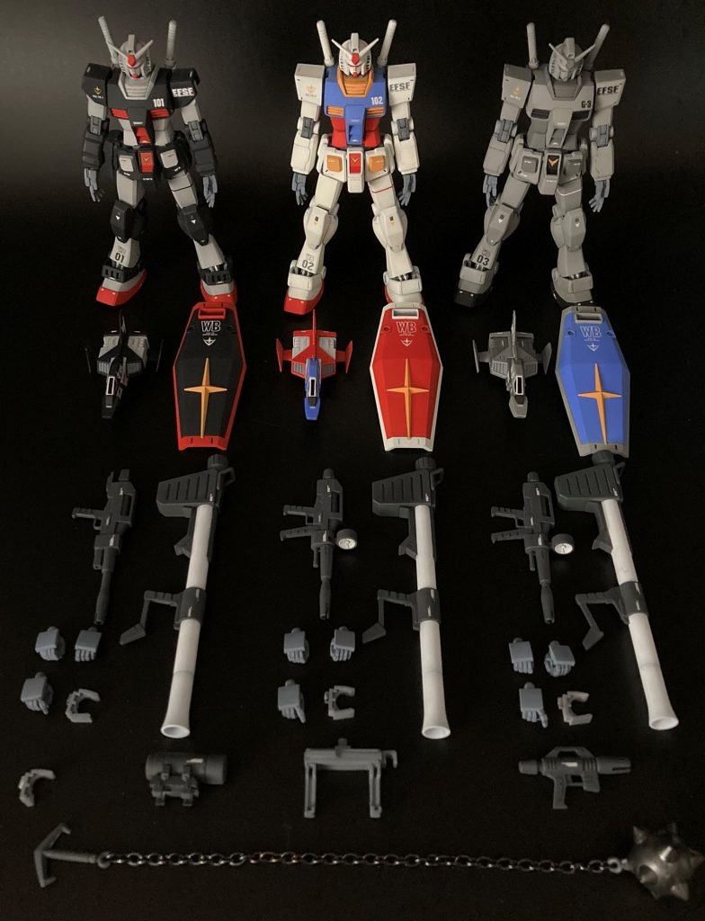 今回作成した全機体とオプションパーツです。3機とも少し太めにしたり肩アーマーを変更した改造個所と、モデックス以外のマーキングをそろえています。プロトタイプガンダムはそこにさらに個別改造を施し、オプションパーツを用意しています。