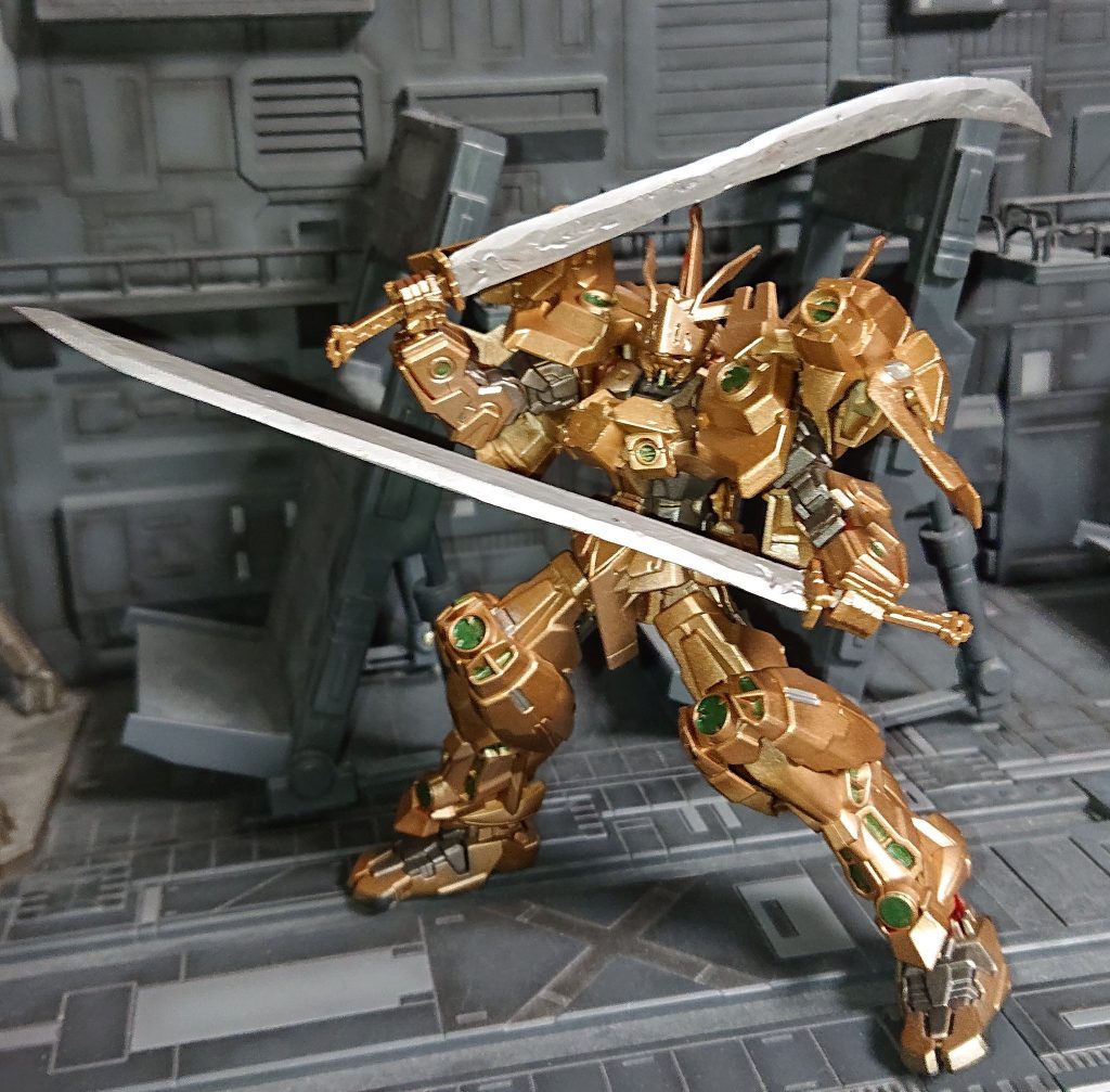 西洋ファンタジー系に出てくる西洋のサムライマスター的な感じで