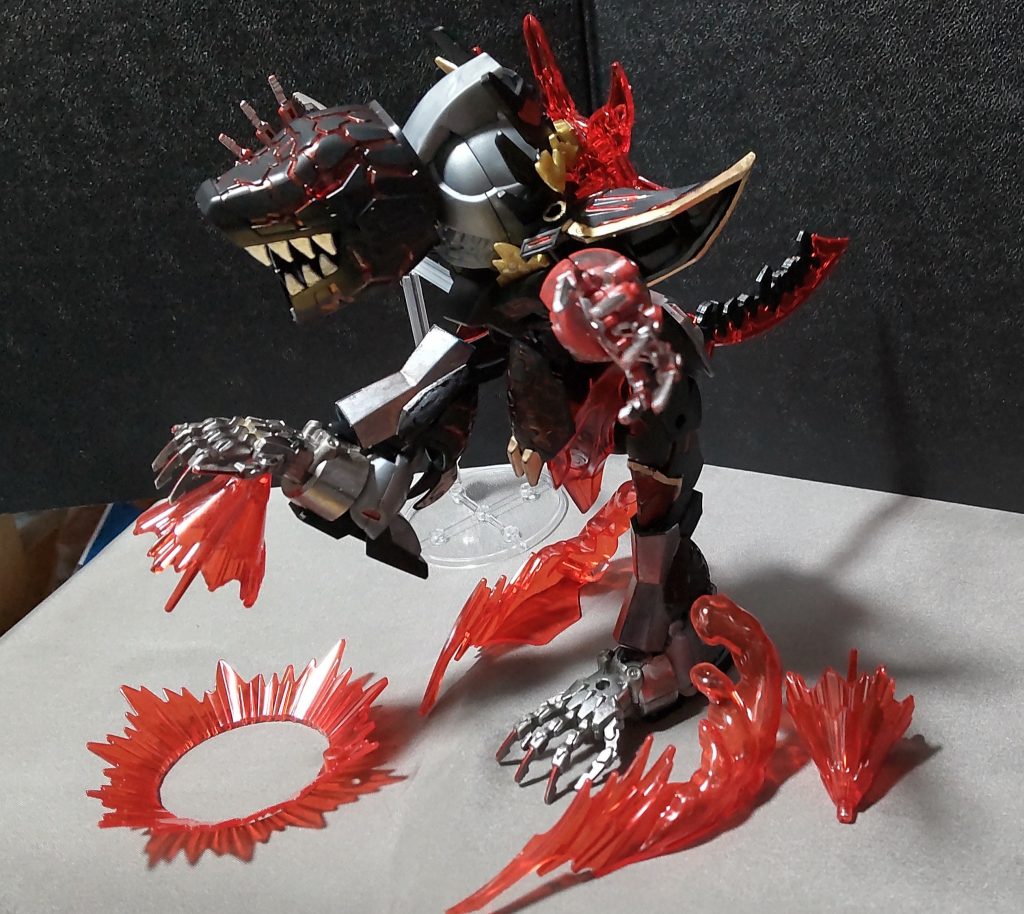 という感じで、ちょっとしたお話を作ってみましたが、いかかだったでしょうか？当初は前作のクレオパトラキュベレイと同じように4足獣を作ろうとしていたのですが、上半身と前脚だけで立たせることができたら、大きいサイズの恐竜が作れるのでは！？という感じで試しにやってみたら今回のが出来ました。今回で、今年最後の作品になります。では来年もよろしくお願いします。