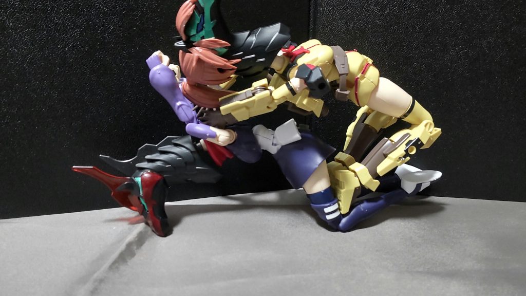 マッスルスパーク後半部分……ガンプラでプロレス技は流石に無理があるね……