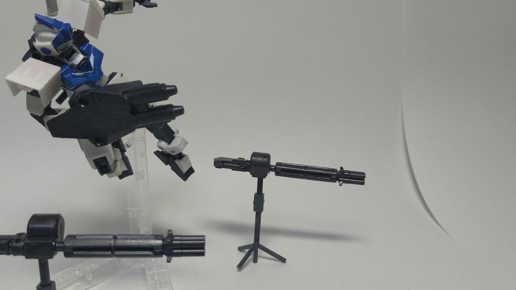 カスタム5　コアジム・ドミナンス2連装ビームライフルと自立砲台ガンターレットを装備したコアジム。武装2連装ビームライフルコアサーベル自立砲台ガンターレット