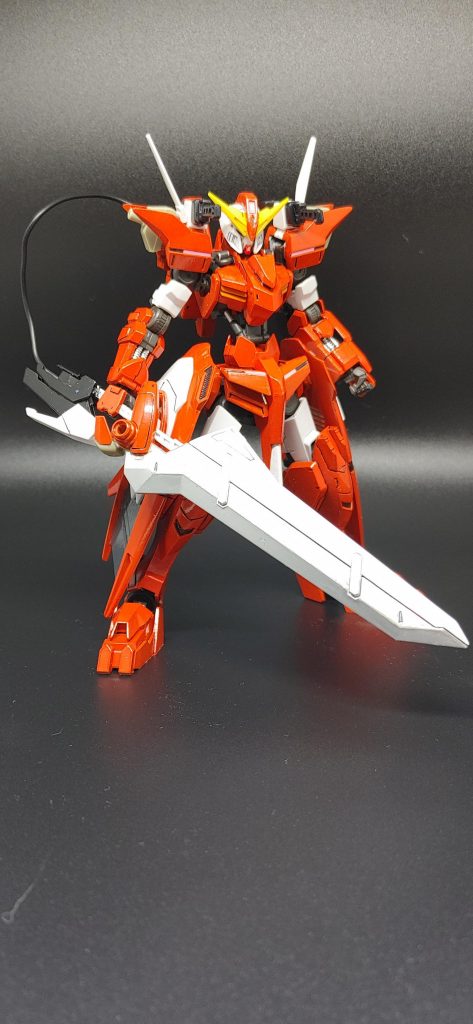 そして、メイン武装はγナノラミネートバスターソード。ガンダムアスタロトオリジンのγナノラミネートソード同様、刀身にγナノラミネート反応を起こしてナノラミネートアーマーを破壊する対MA戦特化型武装、という設定。
