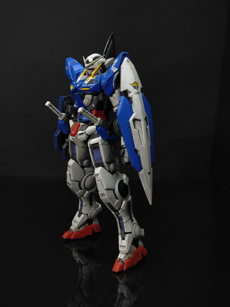 他のモデラーさんがMr.カラーのGXつや消しを使用していたのをみて思いついたのが、つや消しとウェザリングカラーの墨入れでした。