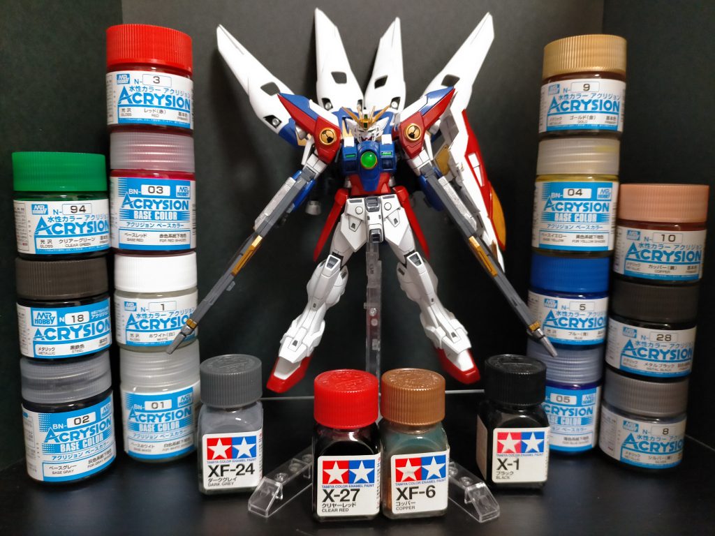 塗装レシピ:基本塗装水性アクリジョン機体白:ベース白→白機体赤:ベース赤→赤機体青:ベース青→青機体金:ベース黄→ゴールド機体黒:メタリックブラックor黒鉄色機体グレー:ベースグレー バーニア&センサー類:シルバー→クリアーレッドシルバー→クリアーグリーン一部挿し色アクリジョン:カッパー細部差し色塗分け等エナメル:ブラック ダークグレー コッパークリアーレッド取り敢えず完成までこぎつけました(・・; ただ可変機の筆塗りなので、クリアランス調整が多くて超絶メンドクサかったです(笑)一部エッジ出しした箇所も今迄で一番いい感じにできたので満足です。又、ウイング裏の塗り分けもかなり頑張りましたが、時間をかけた分、満足な出来になりました(`・ω・´)ゞ今年一年は単身赴任をきっかけに筆塗り縛りの一年になりましたがいい勉強になりました。実際アクリジョンがラッカー系に浸食されない事と、ABSパーツの下地として使えるので、この先も使っていこうと思います。この一年、色々筆もあさりましまが、結果筆は2本のみでの全塗装となりました(笑)最後までご覧頂き感謝です(`・ω・´)ゞ10+2/2021