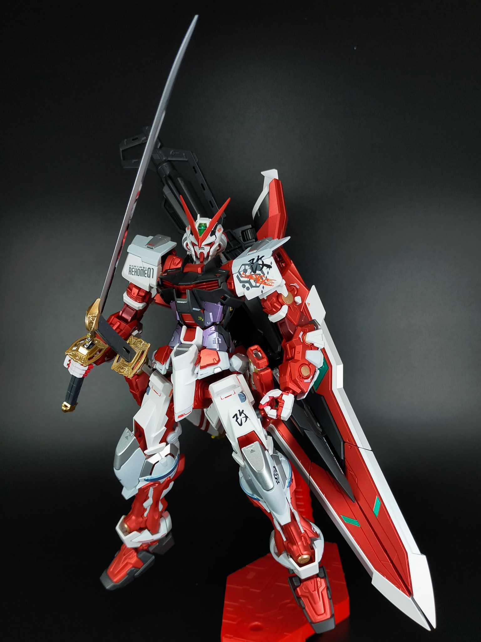 MG アストレイ レッドフレーム改｜まぐろんGPさんのガンプラ作品