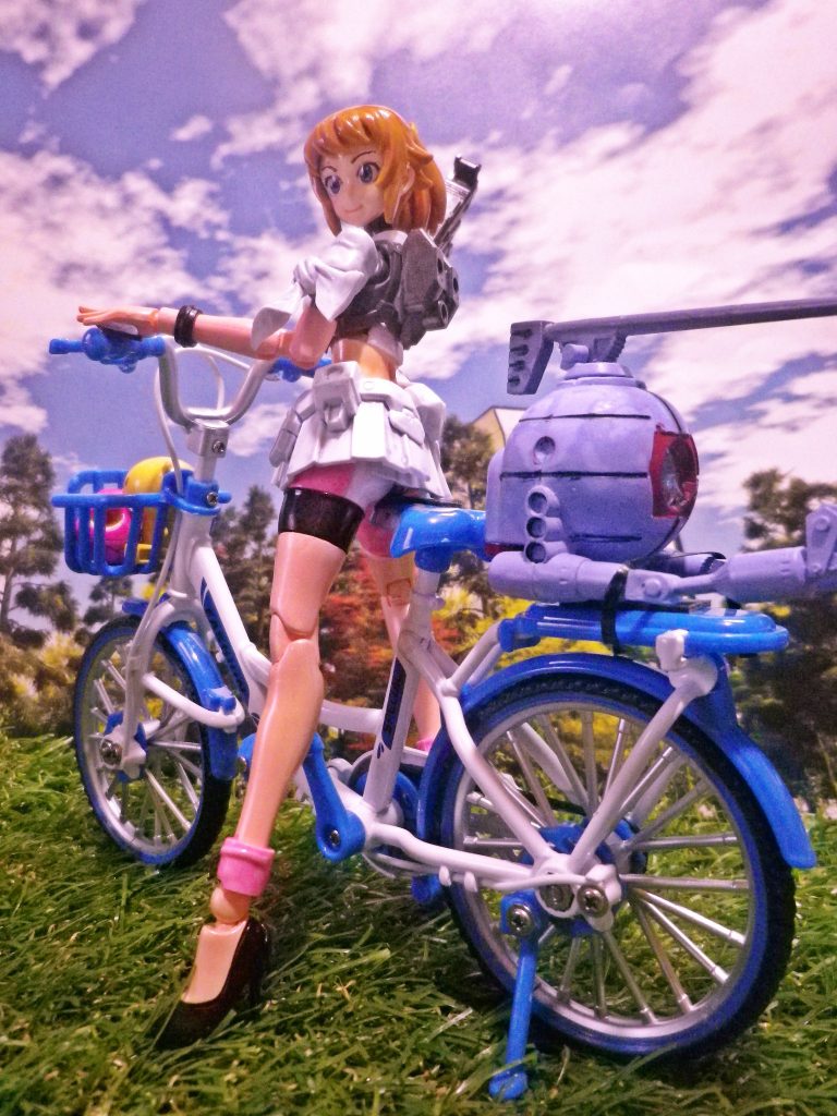 フミナさんのスパッツ付け根&足首は関節技のジョイントで延長!それに合わせて12,3ミリのサドル部分の切りつめを行っているので自然にペダル部分につま先があっています。