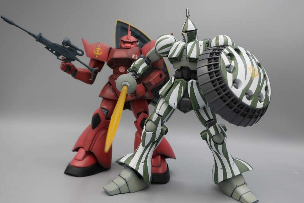 「シャアー　退けーい！　貴様の任務は壺を集める事ではないはずだ！」