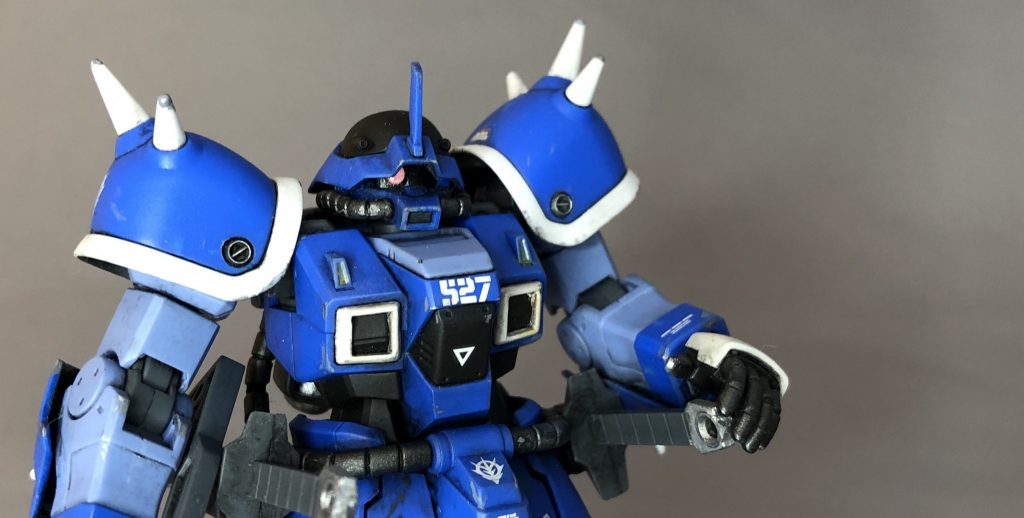 刀に手をかけて睨むイフリートさん。オソロシイ..。