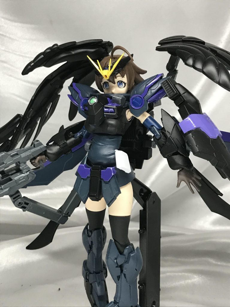 頭はナミさんですが体はアヤメさんのものを使用。スカーフをつけて顎を引くと口元が隠れるようにしました。ダークということもあり、目のハイライトは消してます