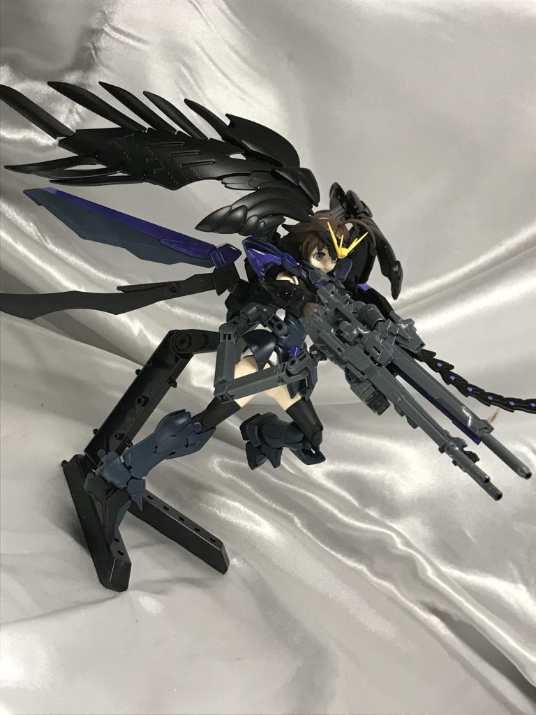 シールドはトールギス3のものを色変更で装備、ヒートロッドも装備してます。