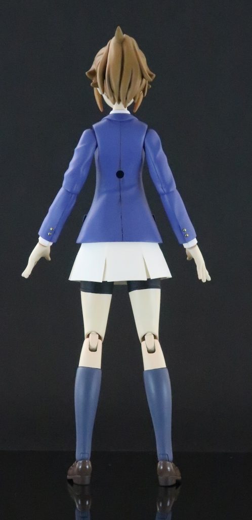 これまでバンダイ以外の人型プラモを触ったことがなく、ABSのパーツだらけで大変でした。