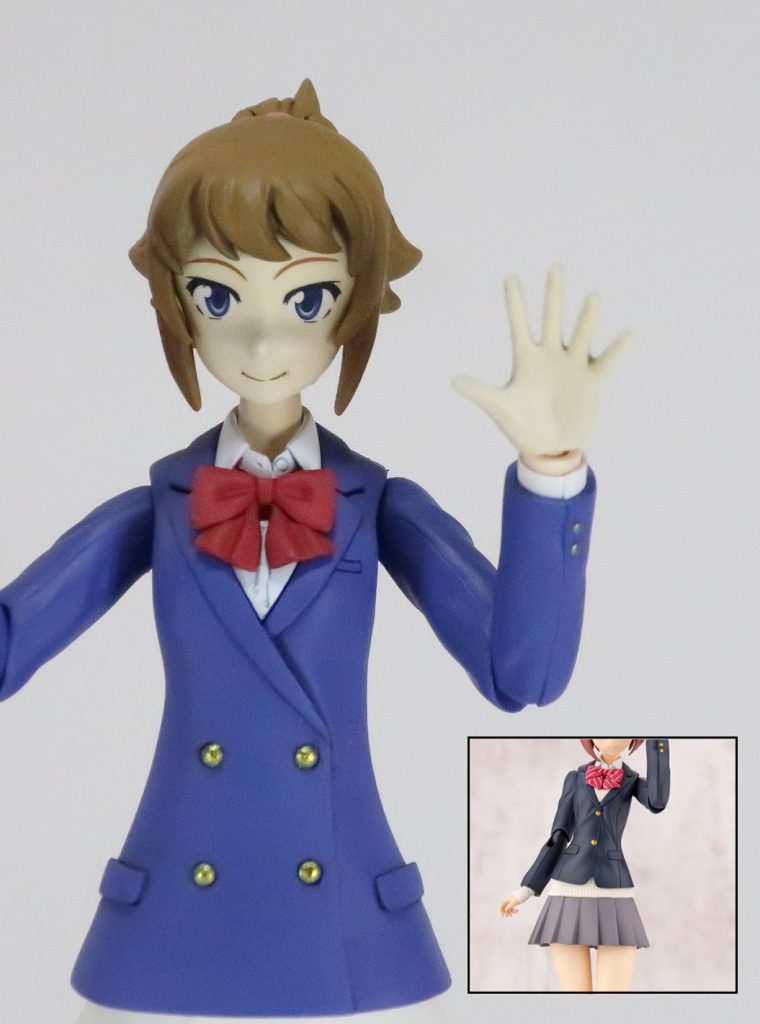 改造箇所は・中央留めのブレザーを4つボタンに変更、裾の延長。・胸元がシャツの上にセーター着てる造形だったので、 削ってシャツのみに。・胸ポケット追加。・手首を取り付けられるように、フミナの腕の先端部分を切って ブレザーの袖に差し込み、シャツの袖を追加。そして・・・