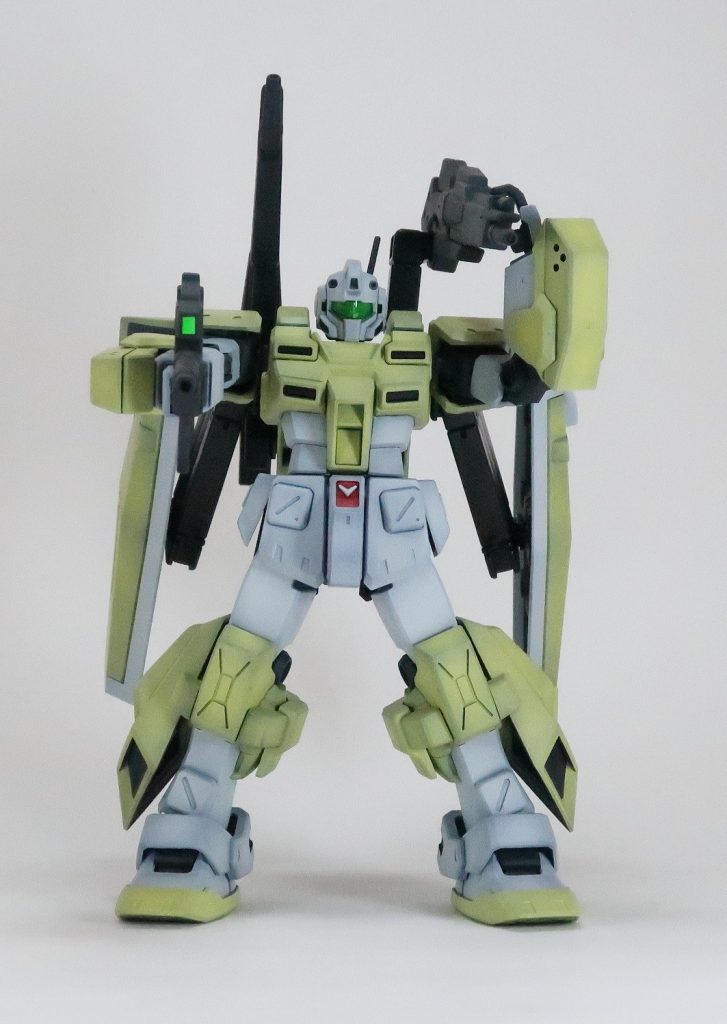 ビルドファイターズ系機体はアニメそのままのが欲しいので普段はグラデーションとかかけませんが、今回はあえて黒立ち上げで塗装してみました。