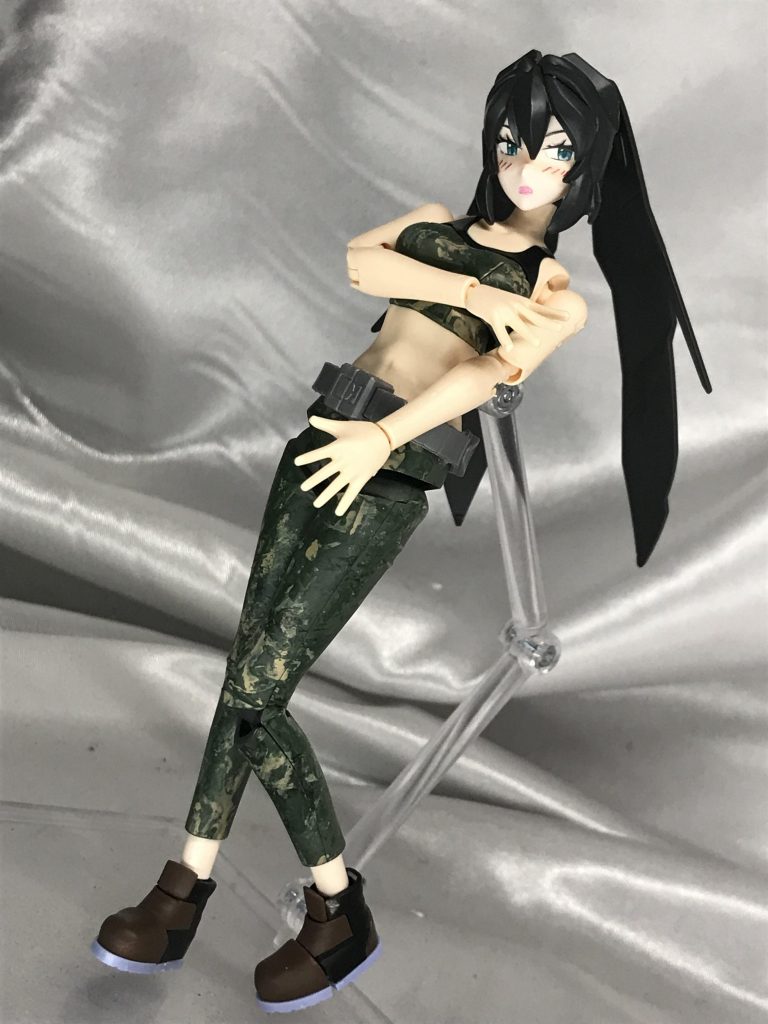 …………何を黙って見ている。