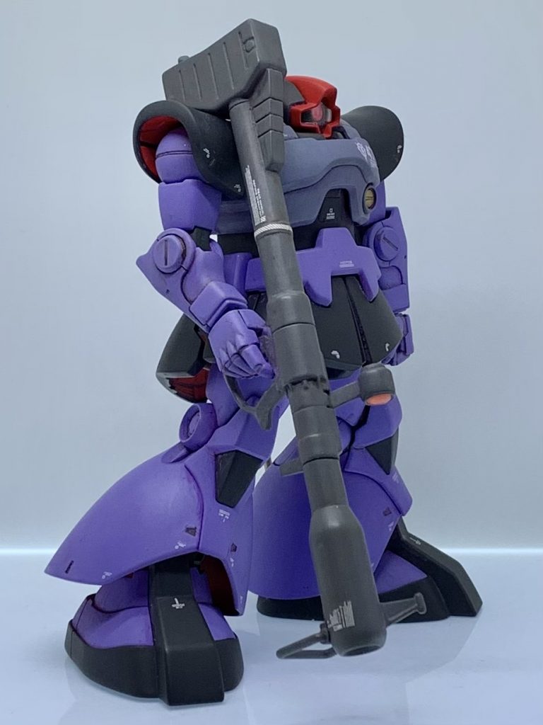 バズーカのグリップより後ろで10ミリ延長。グリップより前で5ミリ短縮。変に肘を折りたたんでバズーカを担いでいる感じを軽減しました。