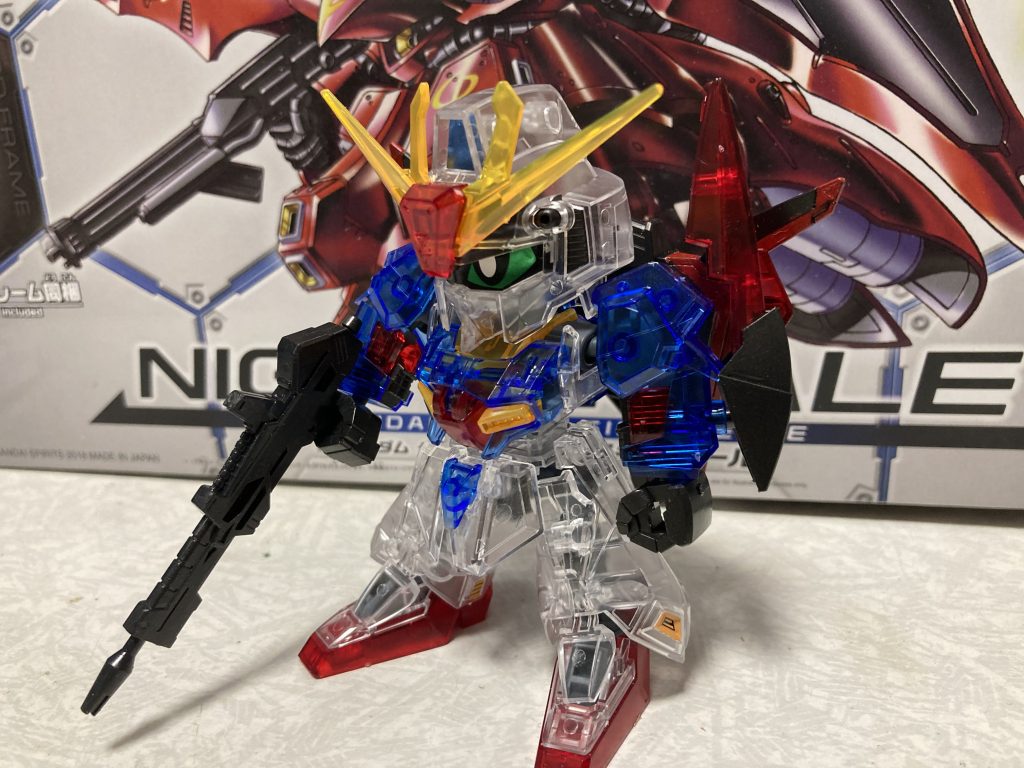 SDナイチンゲール同梱のSDフレームと入れ替えました。CSフレームでのゼータは腰回りがスカスカだったのですが、こちらはぎっちり詰まっていい感じです。