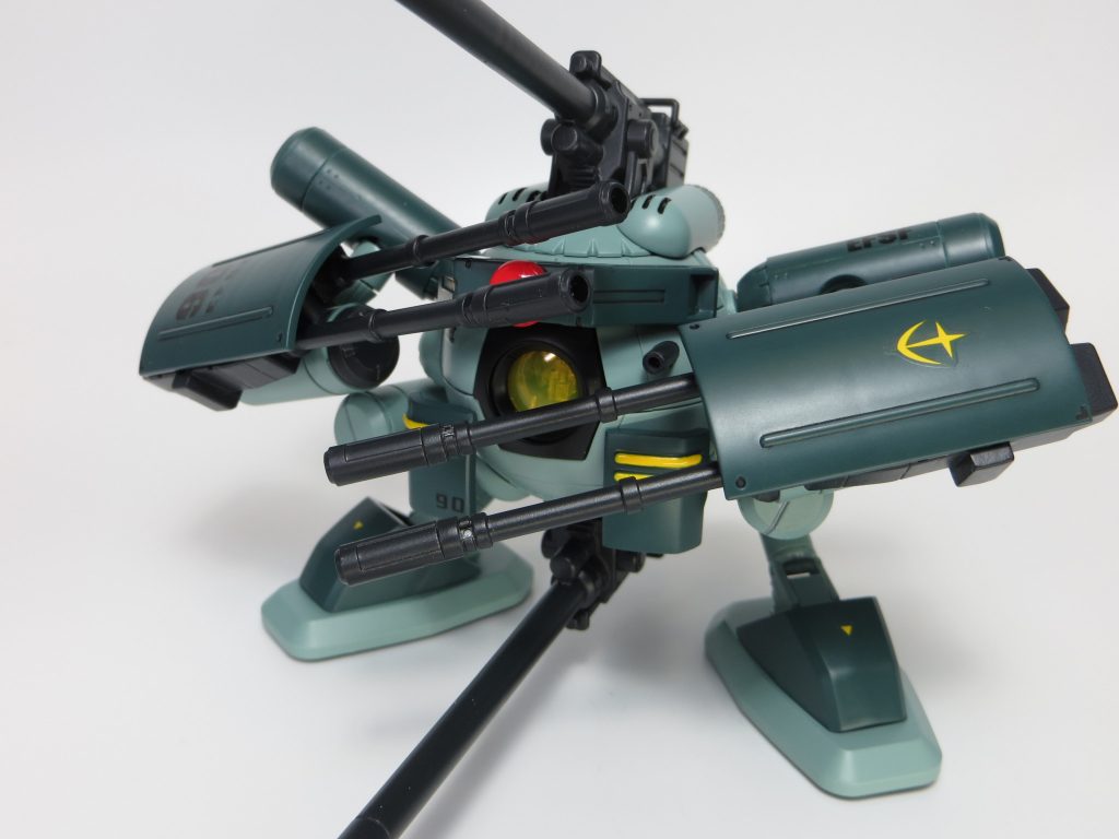 防御態勢。別名カニポーズ。