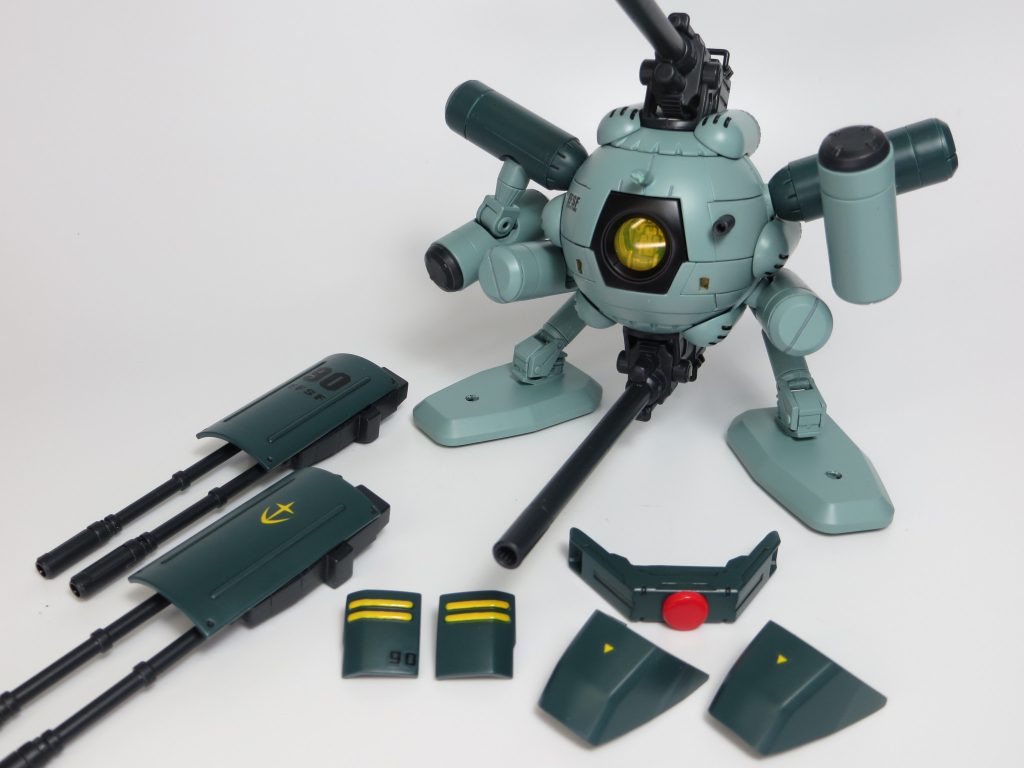 装備を降ろして軽装に。各装甲はドラッツェ、ゲルググJ、リ・ガズィ、クシャトリヤ、ガンタンクのパーツから作成。