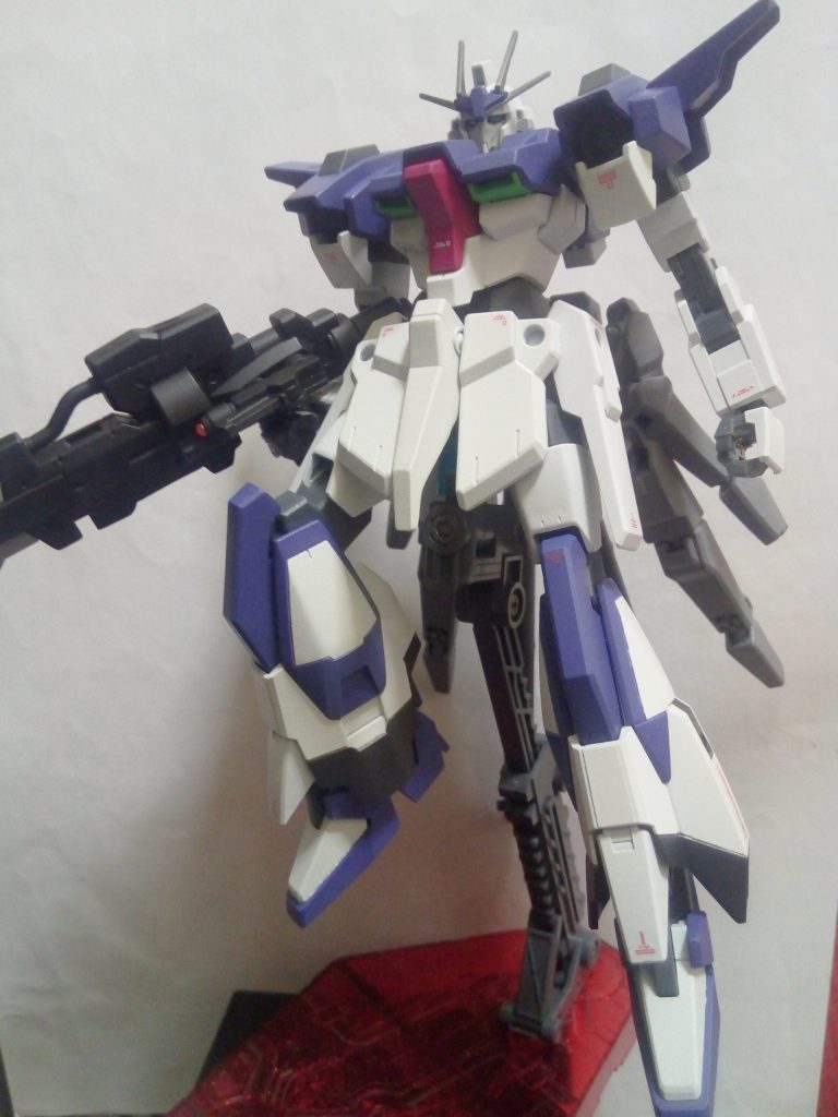 腰の後ろにK9ドッグパックの改造品を付けたライトニング+です。肩のセンサーにクリアパーツはめたのに、撮影が下手で見えません(笑)2021年12月の撮り直し(別写真)で見えるようになりました!