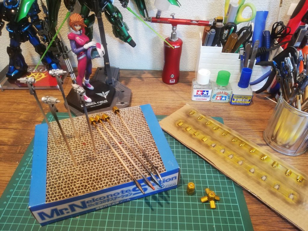 ファンネルの塗装風景 