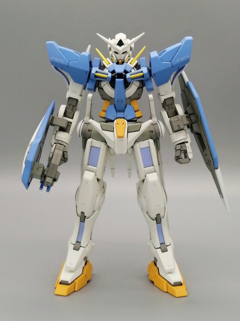 時短で面倒な部位の合わせ目消しは行わないスタンスで作成しましたが、GNソード持ち手の合わせ目は正面で目立つので処理しとけばよかったと後悔です。