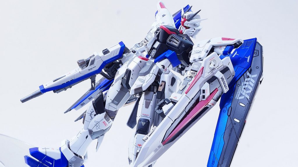 上海フリーダムのディテールが全身に入ってるので、やりがいありましたね。一部ディテールを追加しつつ、細かく塗り分けしてみました。