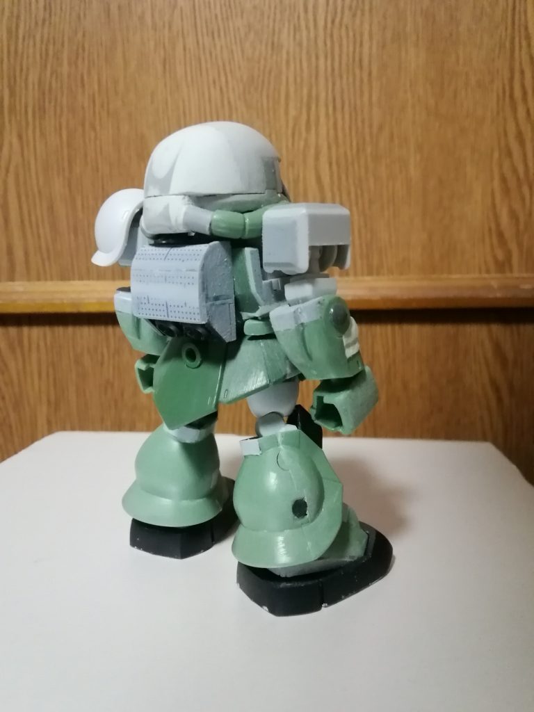 胸部のボリュームアップや、バックパックの大型化、腕部の形状変更など、手間はかかるが苦労が伝わらない加工が主です(笑)