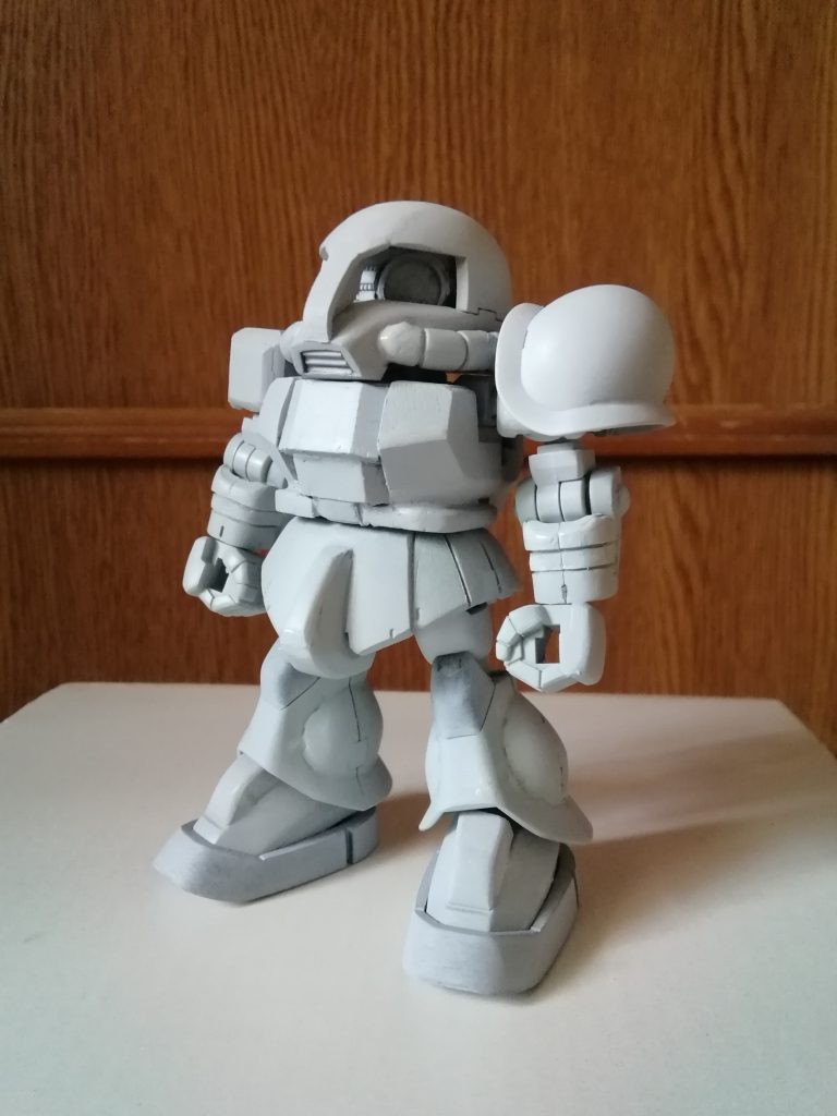 動力パイプ類は、旧ザク化により余剰したザクⅡのパーツを流用。切削して形状変更したり、パイプを1ブロック短縮したりして追加設置しています。