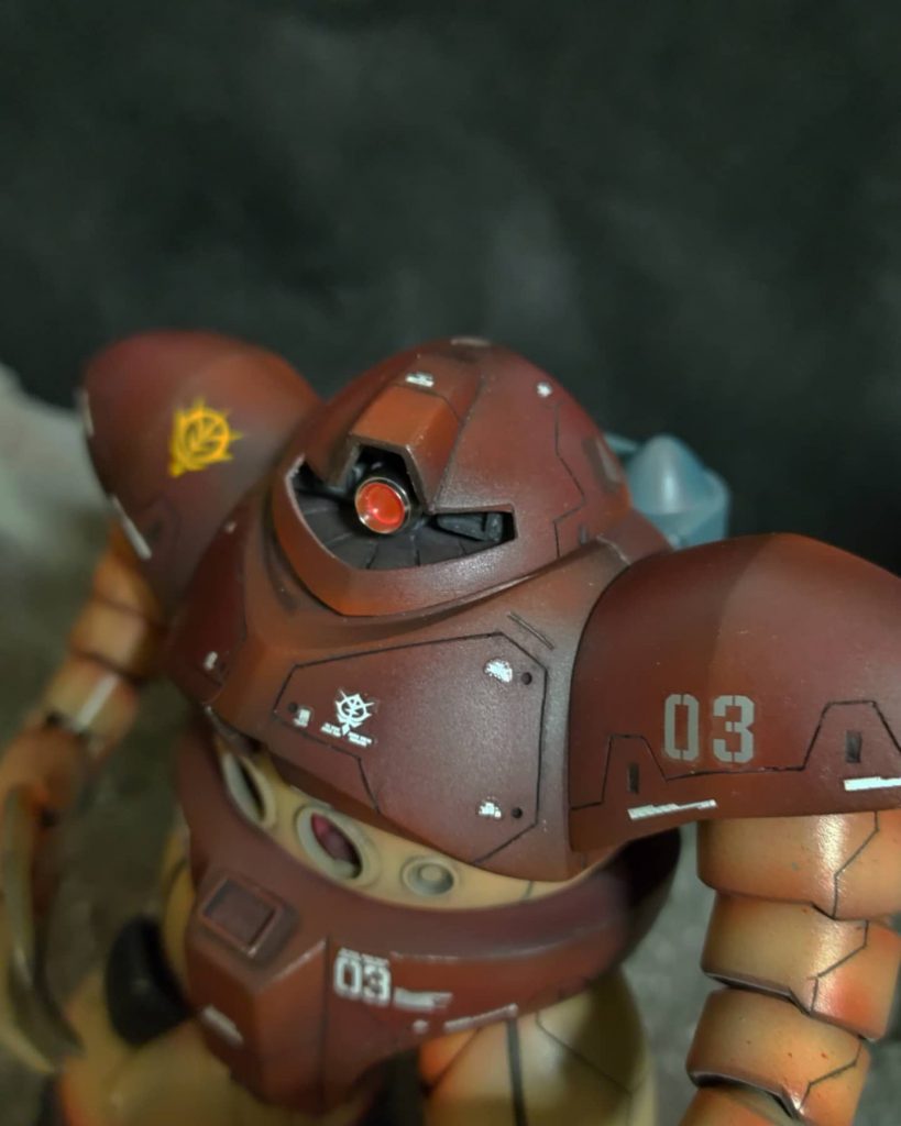 今回は頭部の改修を重点に置き、全体的にパーツが大きいゴッグはスジ彫り必須かと😅