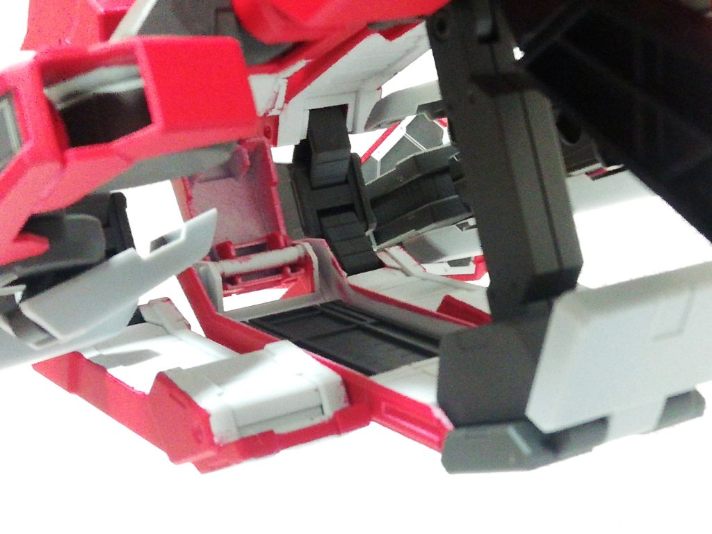 グレイズと干渉して塗装が剥がれるので内側は敢えて未塗装にしています