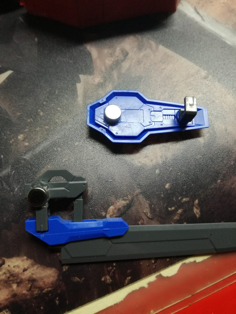 ネオジム磁石を使って左手用GNソード改を作成