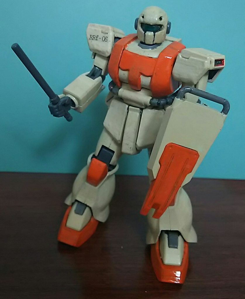 バルカンと警棒で一応は接近戦も対応可能