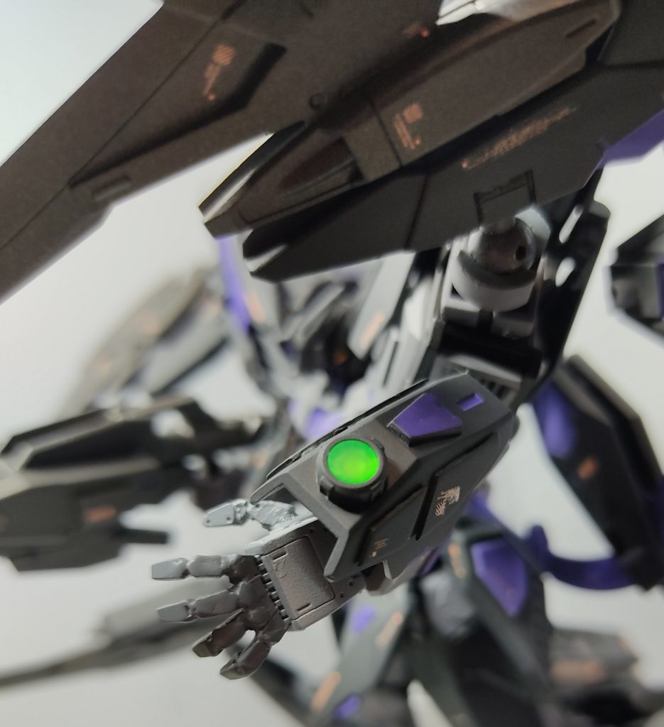 腕部Ｉフィールドジェネレーター突撃時やイマジンブレイド使用時に機体周囲にビームバリアを展開する