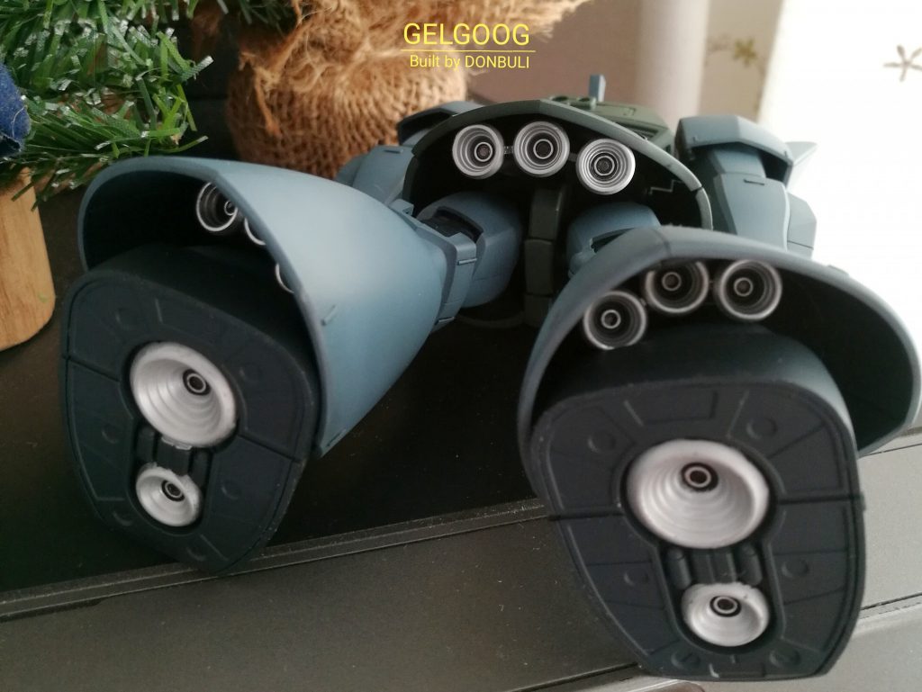 スラスターは4アーティストマーカーで中はエナメルブラックで色分け